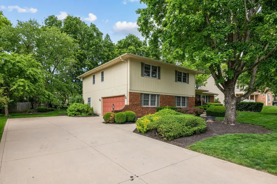 98 Walcreek Drive W, Columbus, OH 43230 - #2