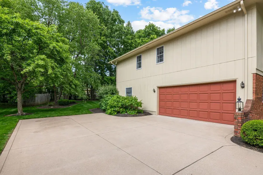 98 Walcreek Drive W, Columbus, OH 43230 - #3