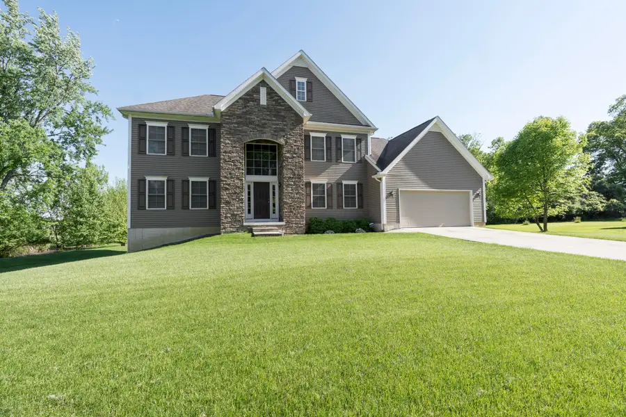 6431 W Mohican Drive, Powell, OH 43065 - #3