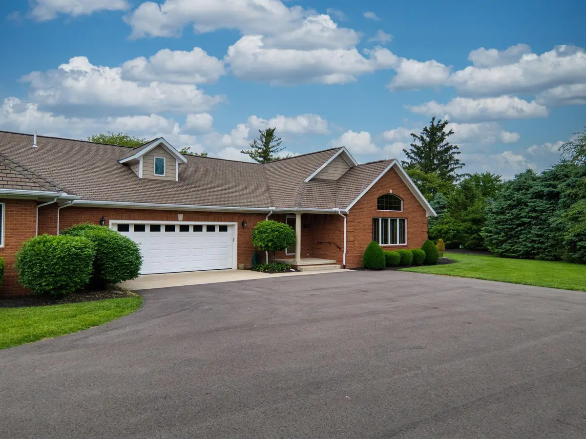 1060 Damon Drive, Washington Court House, OH 43160 - #1