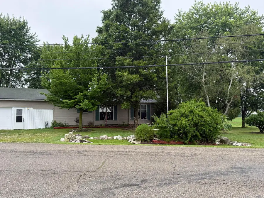 147 N Water Street N, Williamsport, OH 43164 - #3