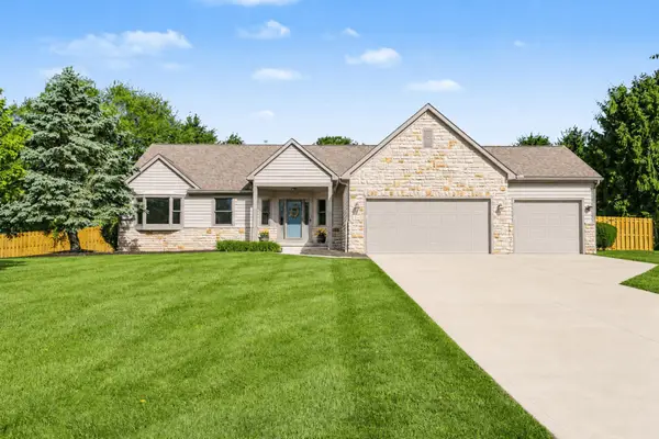 42 Millstone Circle, Pataskala, OH 43062