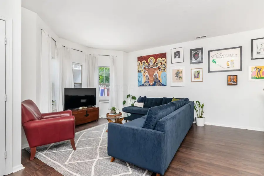 24 W Russell Street, Columbus, OH 43215 - #2