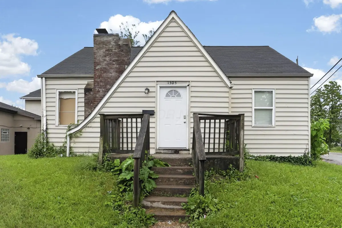 1303 E 22nd Avenue, Columbus, OH 43211 - #1