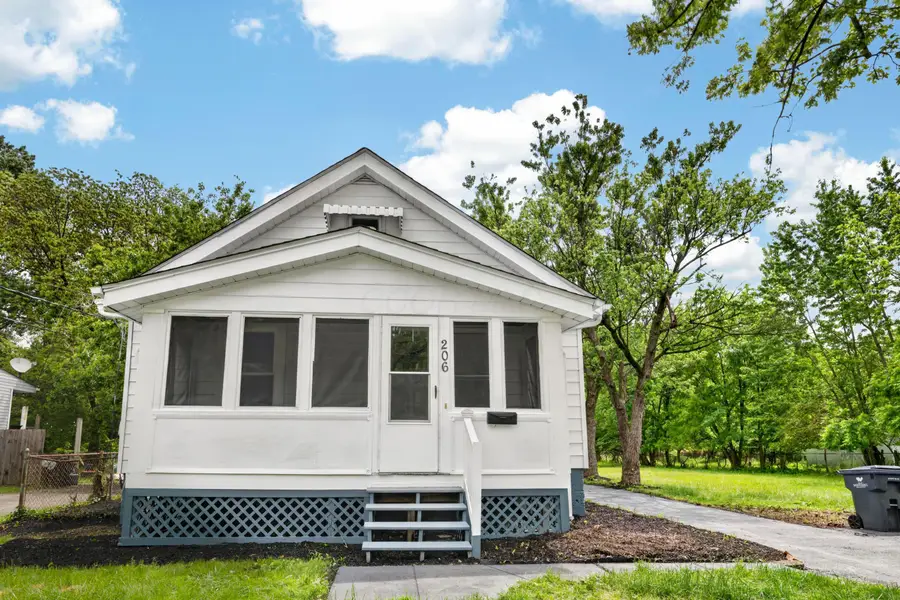 206 Collingwood Avenue, Columbus, OH 43213 - #3