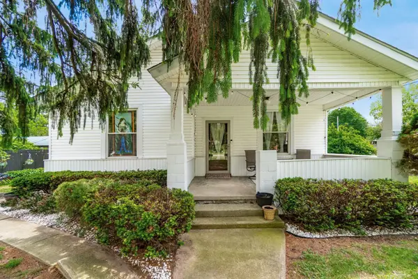 217 E High Street, Ashley, OH 43003