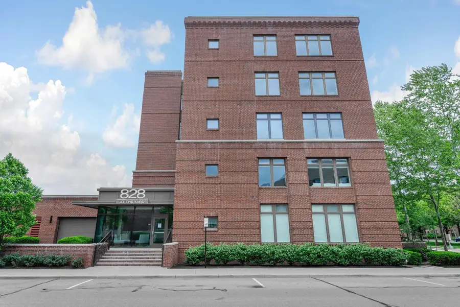828 Bobcat Avenue, Columbus, OH 43212 - #2