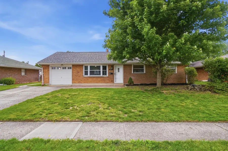 4330 Ashgrove Drive, Grove City, OH 43123 - #2