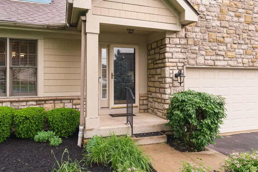 7943 Linksview Circle, Westerville, OH 43082 - #2