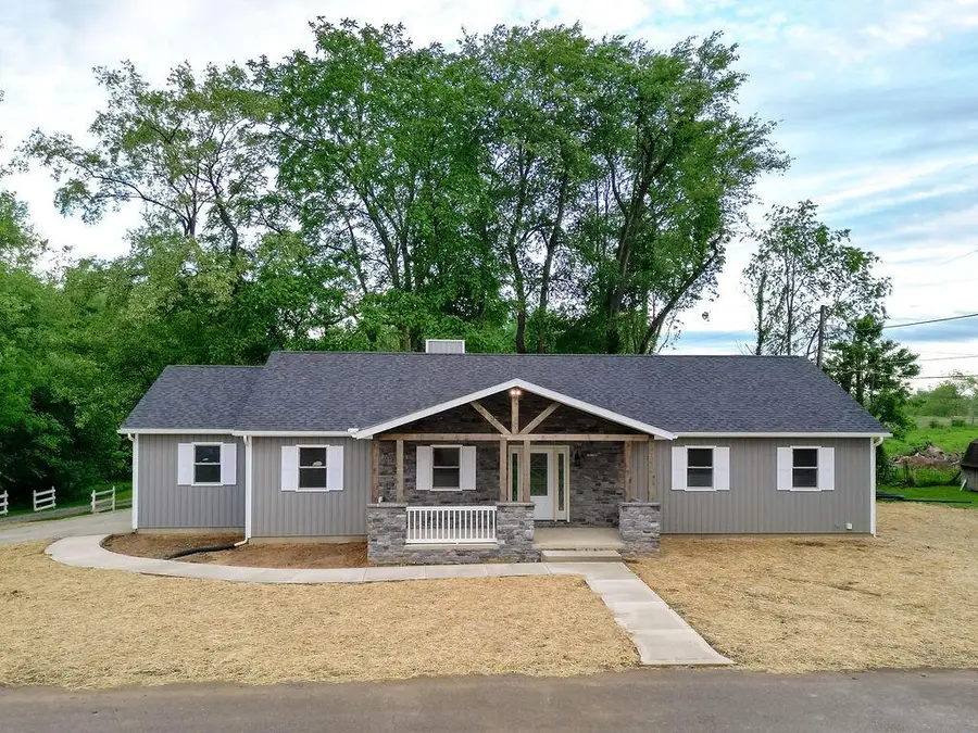 228 E Walnut Street Extension, Danville, OH 43014 - #2