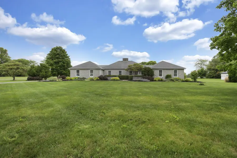 3588 Thornhill Lane, Grove City, OH 43123 - #2