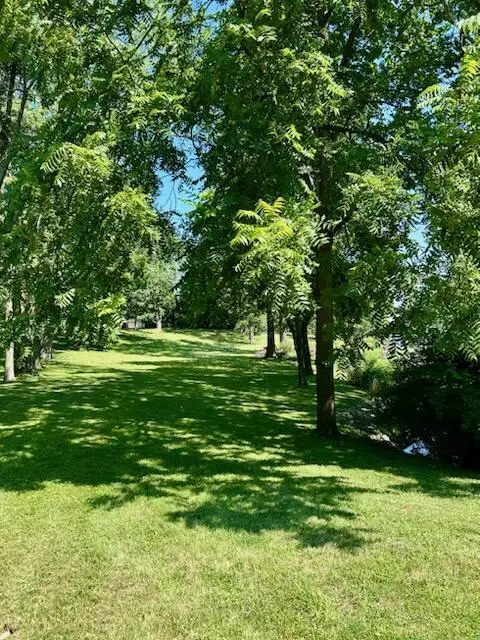 1410 E Choctaw Drive, London, OH 43140 - #1