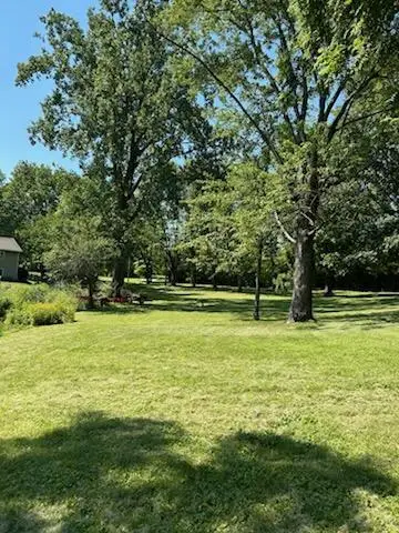 1410 E Choctaw Drive, London, OH 43140 - #3