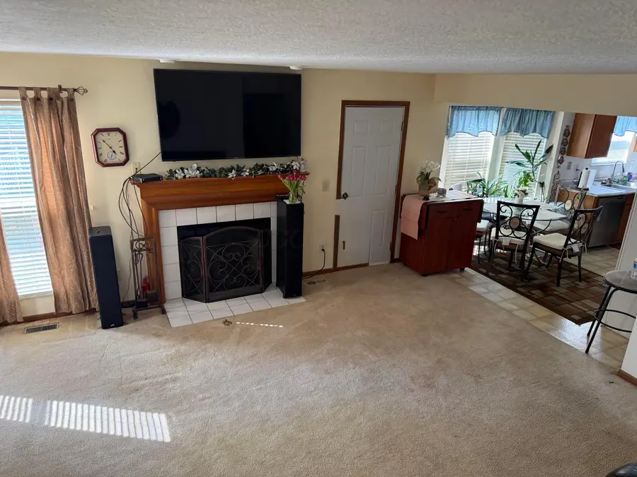 7134 Dewfall Drive, Reynoldsburg, OH 43068 - #3