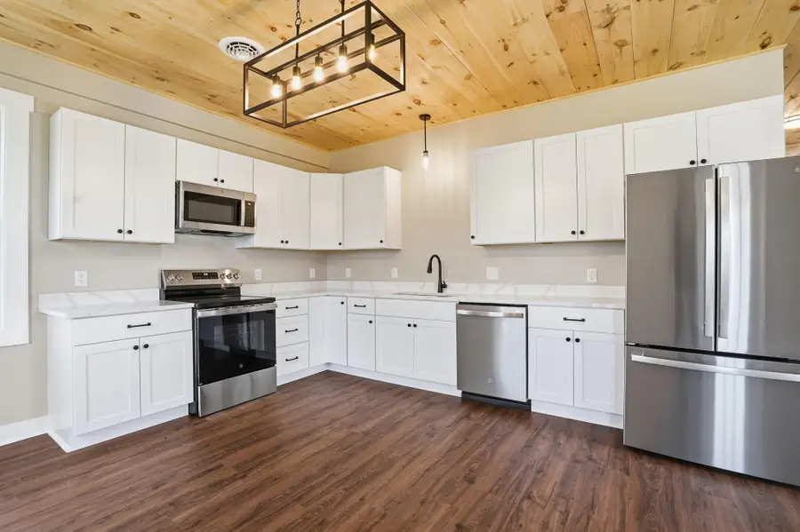 72 E Main Street, Zanesville, OH 43701 - #3