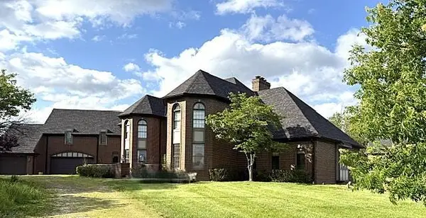 4020 Dillon Hills Drive, Nashport, OH 43830