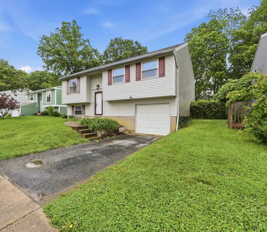3912 Farm Brook Lane, Columbus, OH 43204 - #2