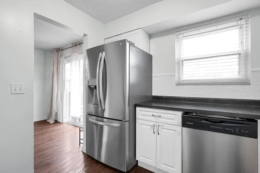 97 Stornoway Drive W, Columbus, OH 43213 - #3