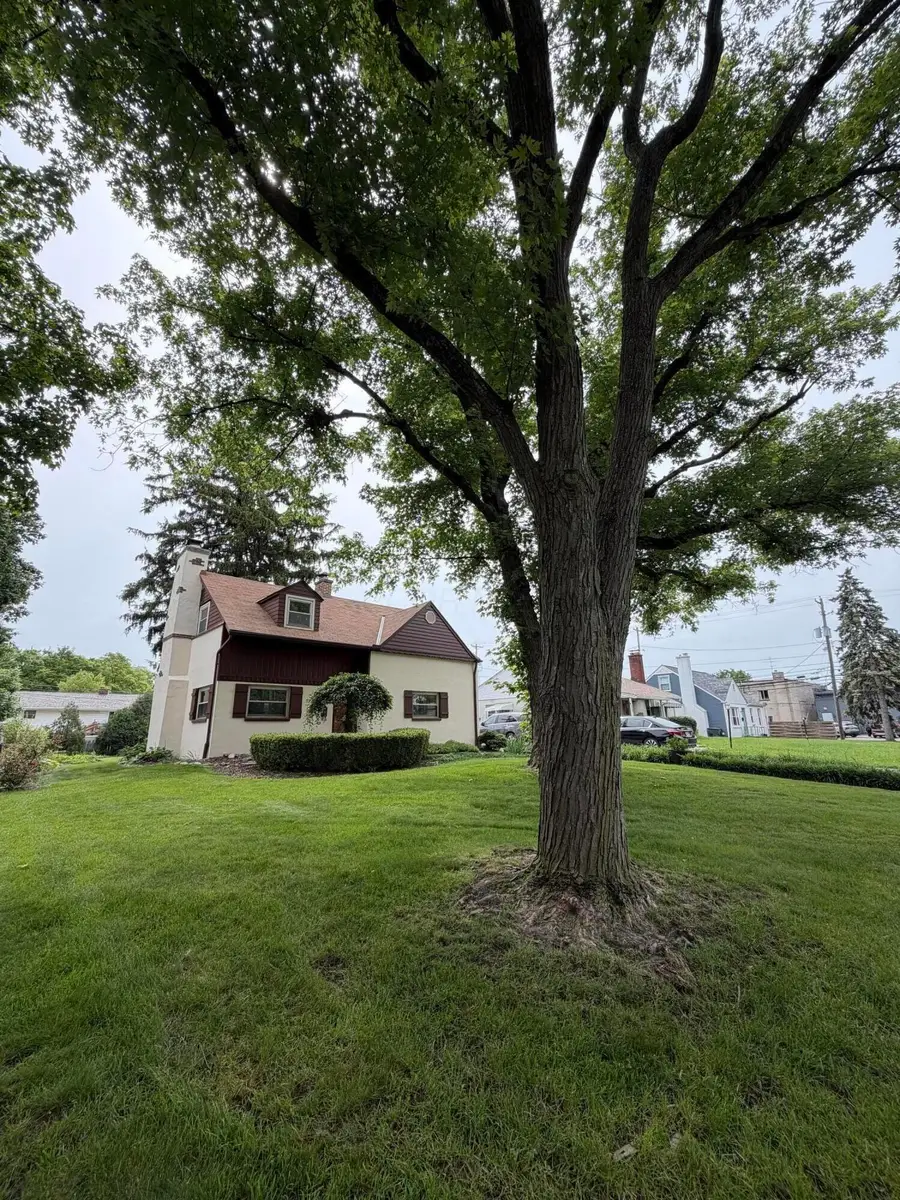 664 Brookside Drive, Columbus, OH 43209 - #2