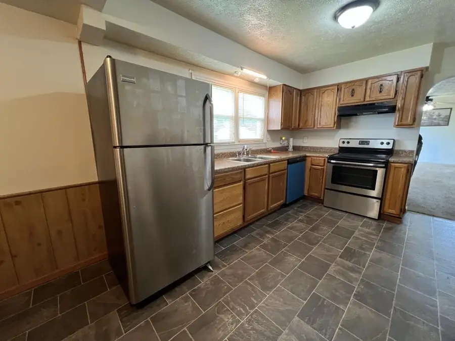 410 John Street, Circleville, OH 43113 - #3