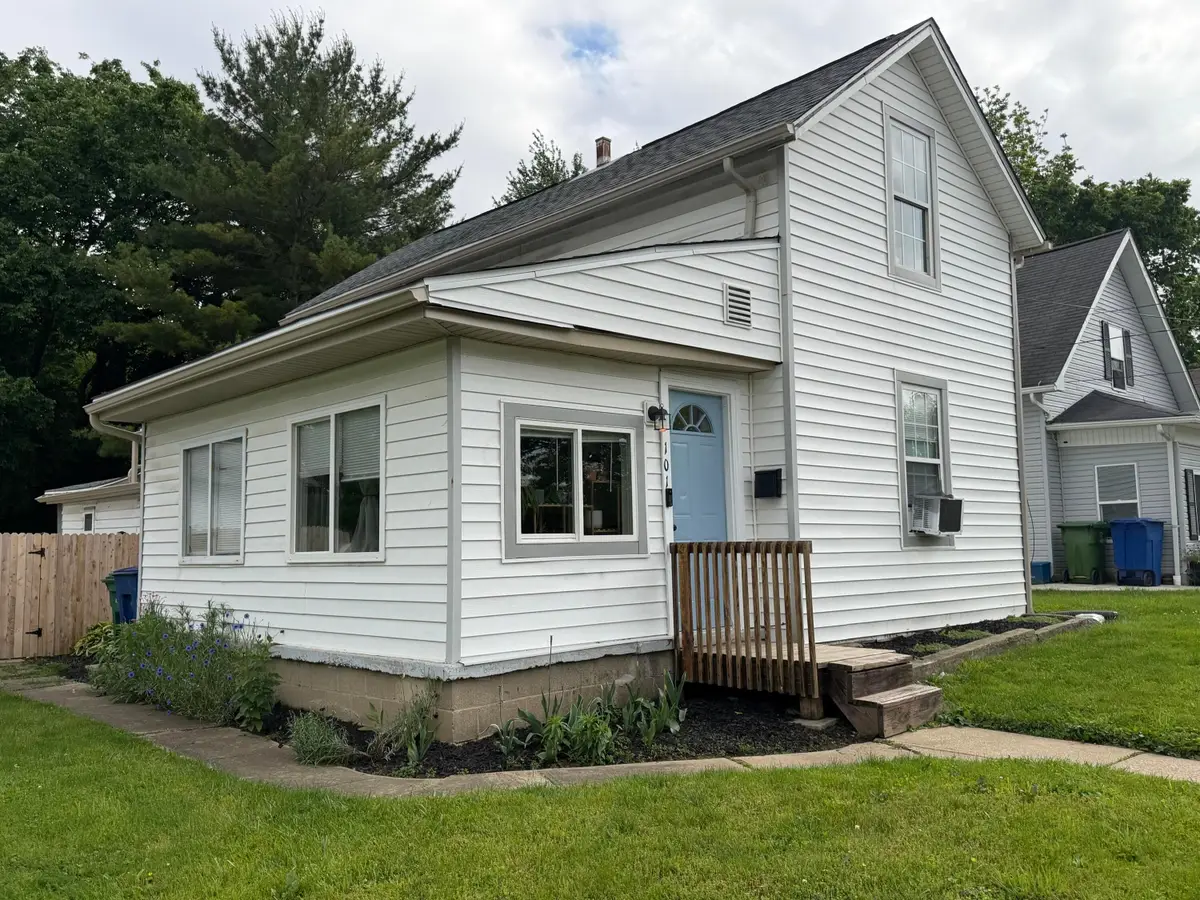 101 W Harrison Street, Delaware, OH 43015 - #1