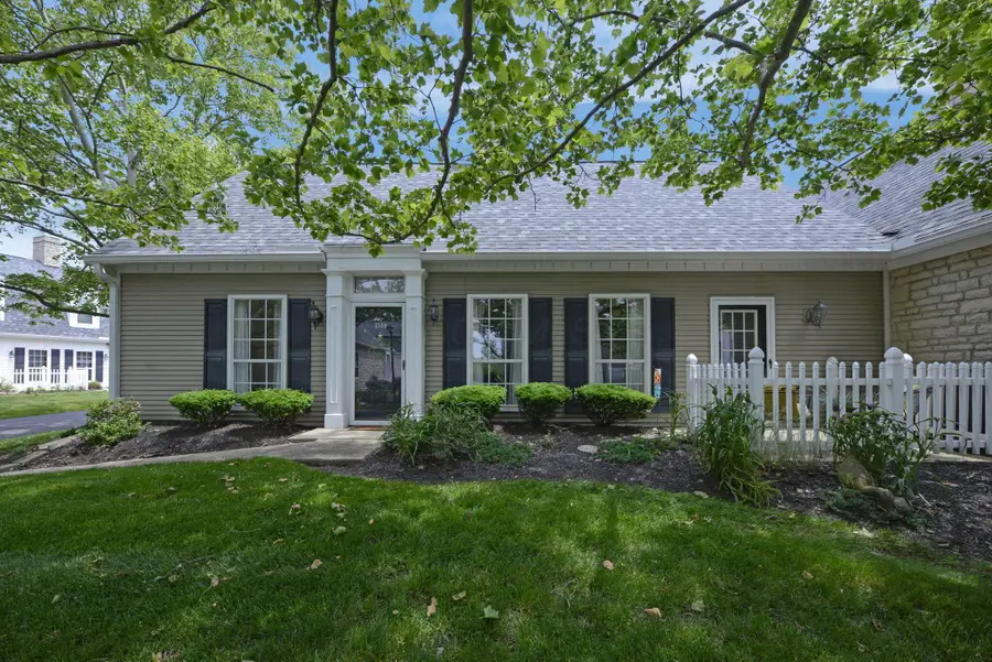 2500 Swan Drive, Grove City, OH 43123 - #2