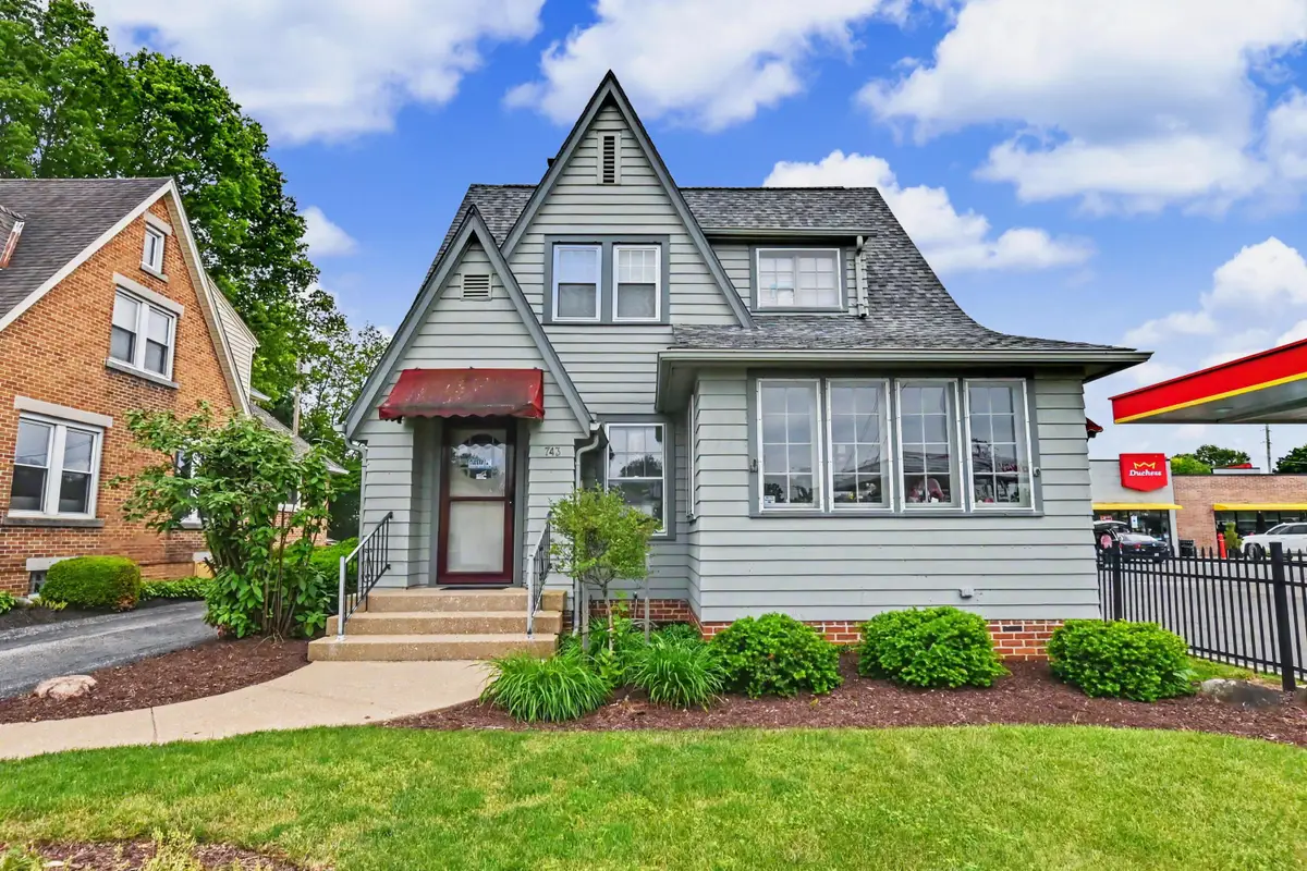 743 & 743 1/2 Harding Way W, Galion, OH 44833 - #1