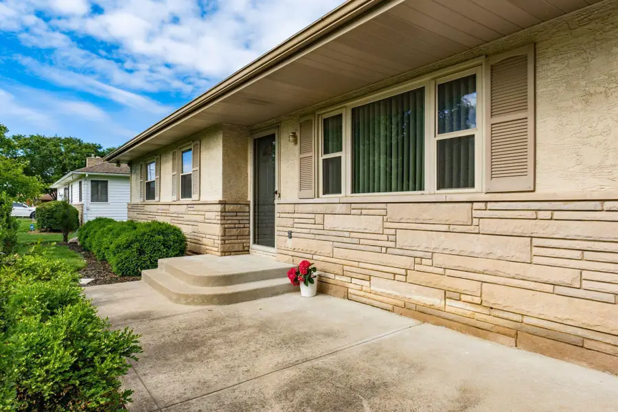 3542 Hoover Road, Grove City, OH 43123 - #3