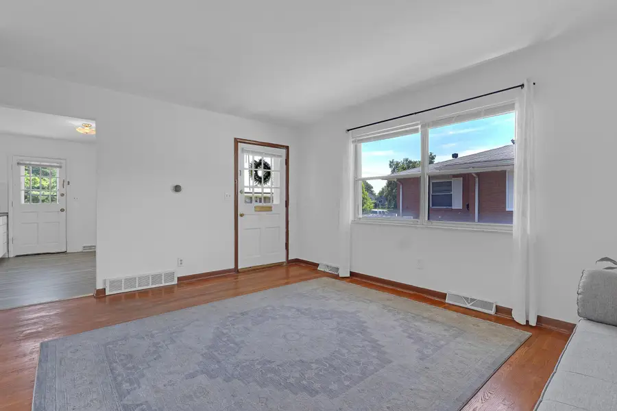 3923-3925 Beulah Road, Columbus, OH 43224 - #3