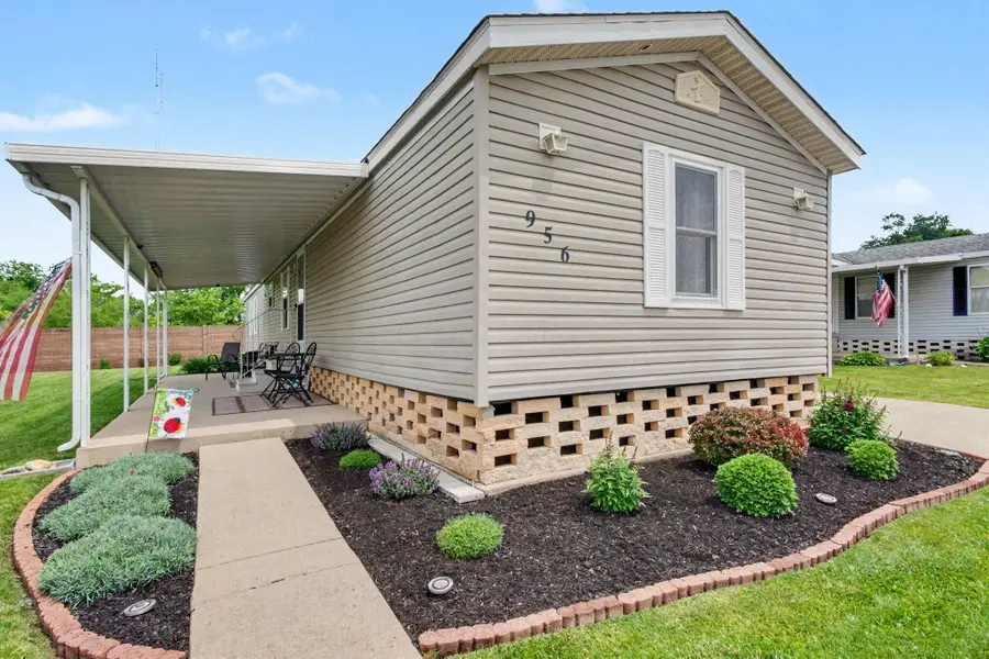 956 Scarlett Lane, Columbus, OH 43207 - #3