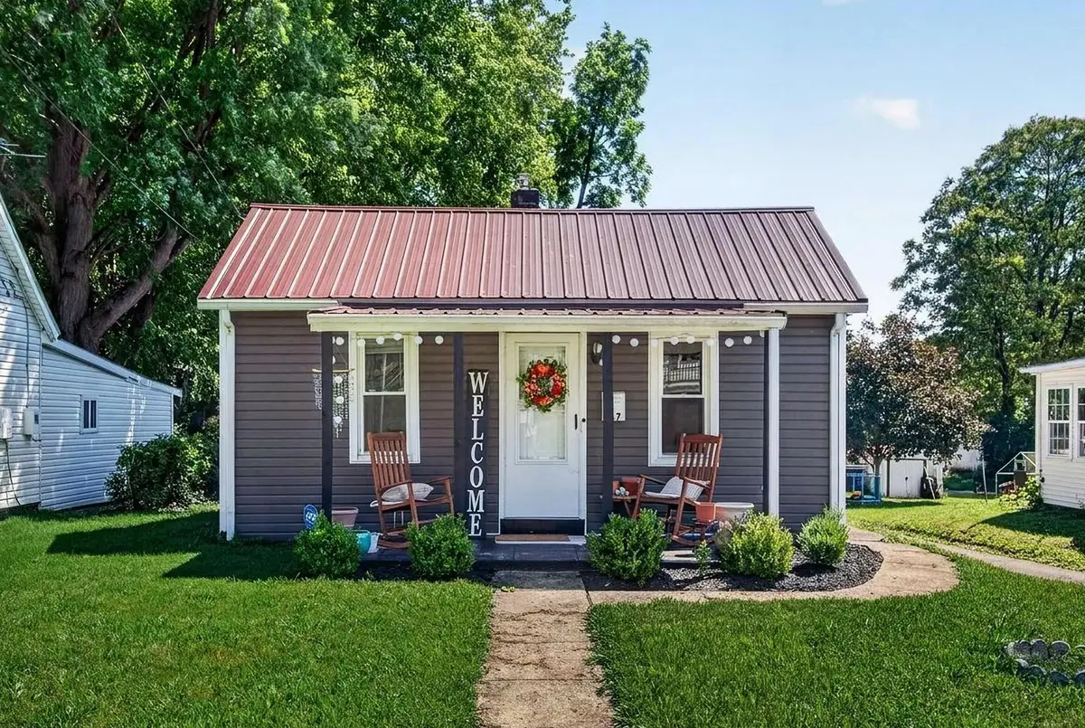 137 Hayward Avenue, Circleville, OH 43113 - #1