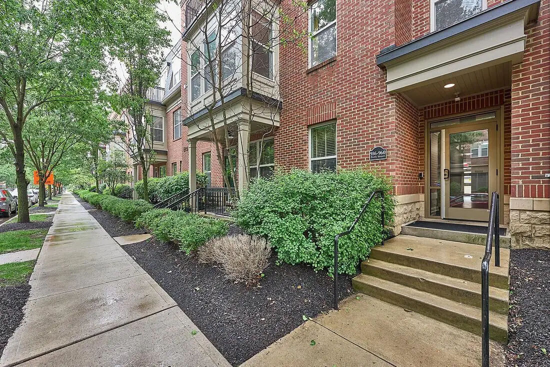 936 Perry Street, Columbus, OH 43215 - #1