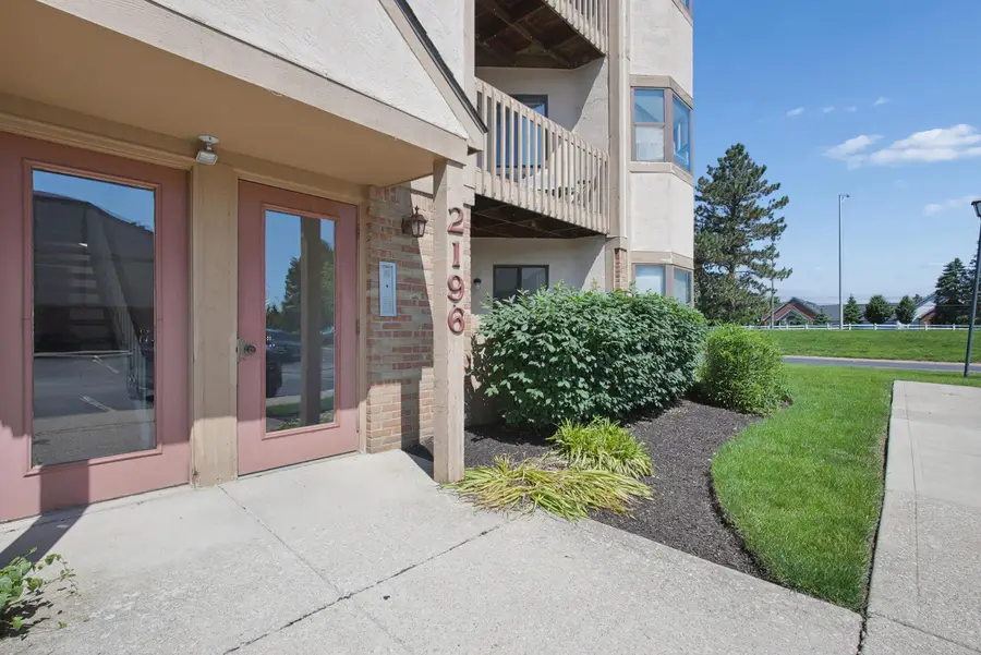 2196 Hedgerow Road, Columbus, OH 43220 - #3