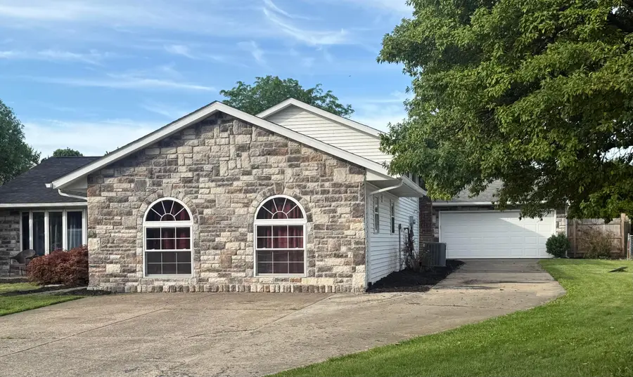 322 Old Meadows Court, Canal Winchester, OH 43110 - #2