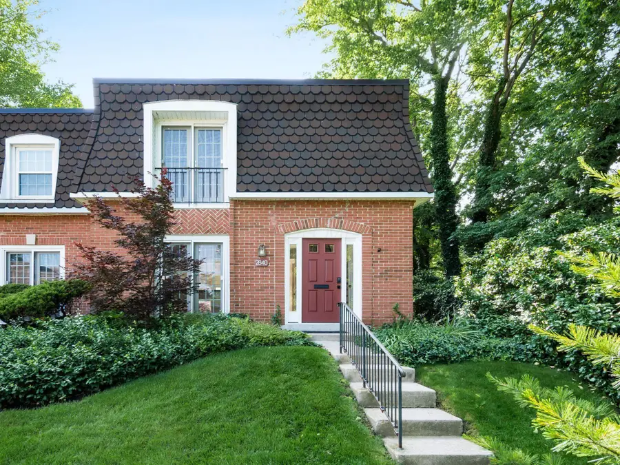 2840 Chateau Circle S, Columbus, OH 43221 - #2