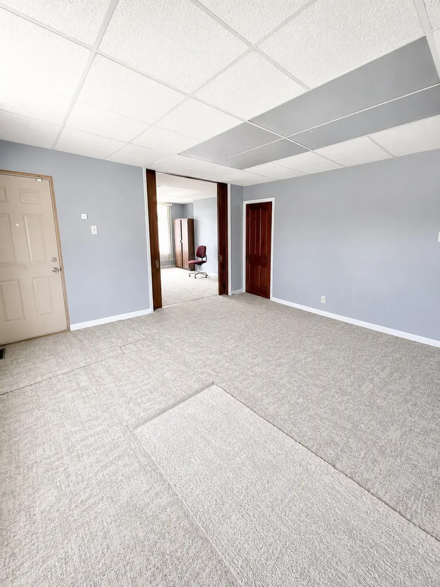 2219 W Broad Street, Columbus, OH 43223 - #3