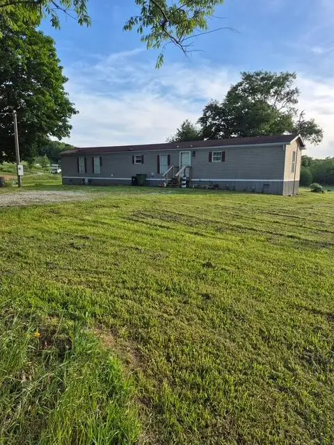 12081 Maysville-williams Road, Logan, OH 43138