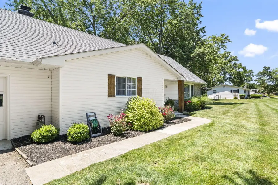 585 Edgewood Drive, Circleville, OH 43113 - #3