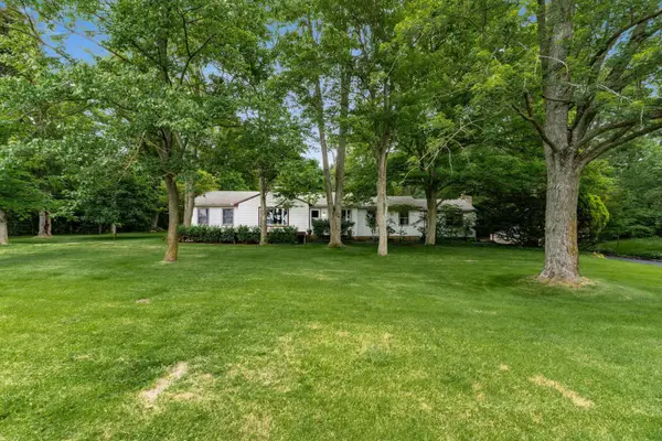 7945 Riverside Drive, Powell, OH 43065