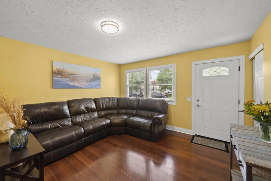 442 Hilltop Drive, Pickerington, OH 43147 - #3
