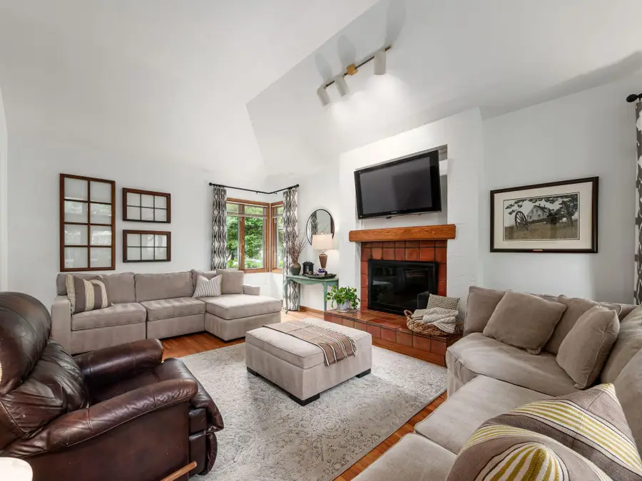 194 Green Springs Drive, Columbus, OH 43235 - #3