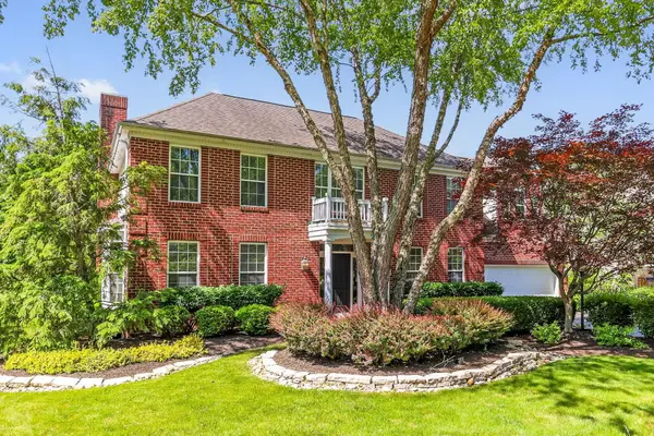 7631 Kestrel Way W, Dublin, OH 43017