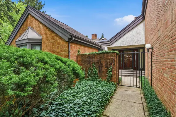 2060 Mackenzie Drive, Columbus, OH 43220