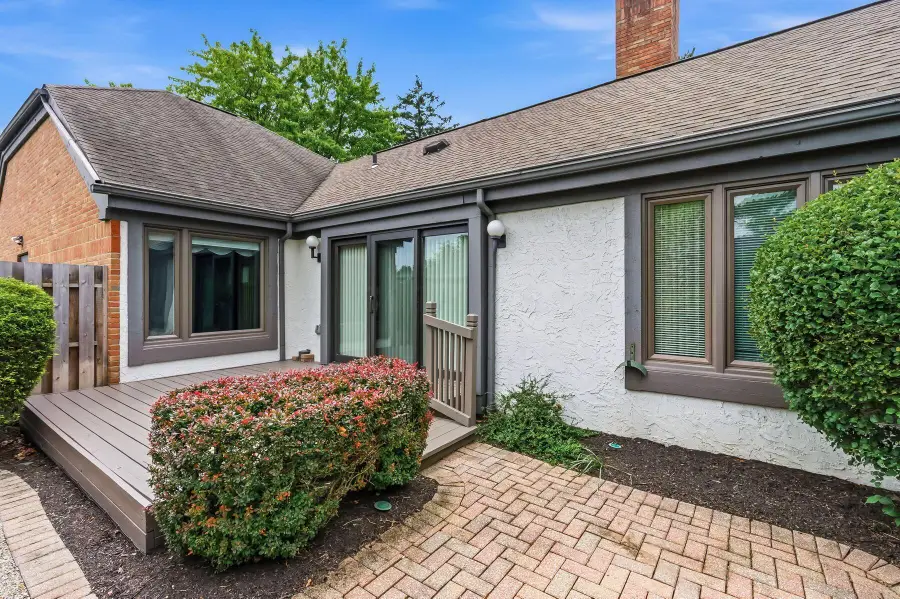 2060 Mackenzie Drive, Columbus, OH 43220 - #2