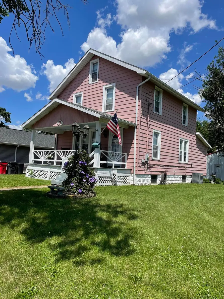 40 Walnut Street, Ashville, OH 43103 - #3