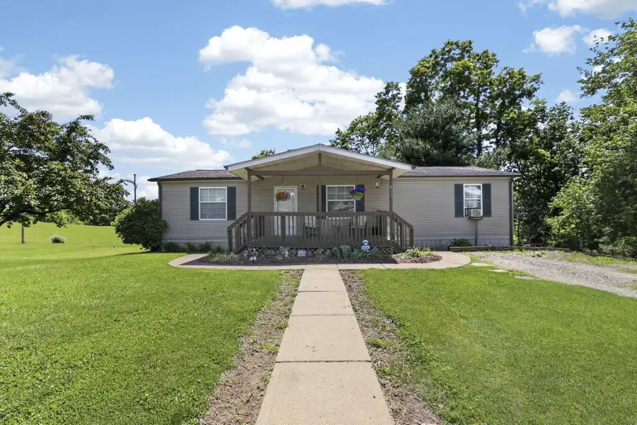 8320 Hopewell National Road, Zanesville, OH 43701 - #2