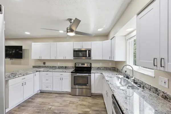 1442 Londondale Parkway, Newark, OH 43055