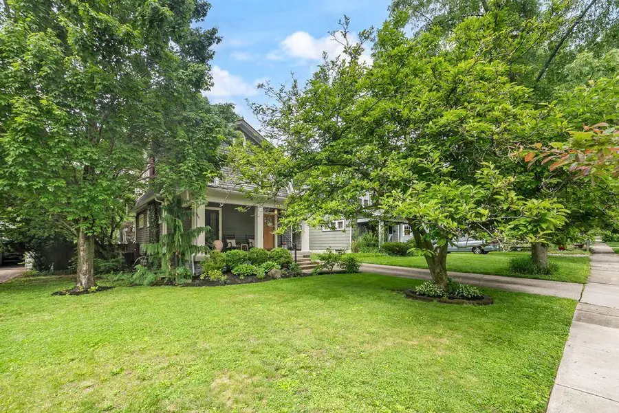 122 E Dunedin Road, Columbus, OH 43214 - #2