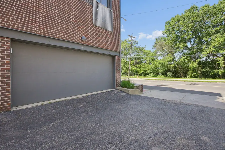 44 W Deshler Avenue, Columbus, OH 43206 - #3