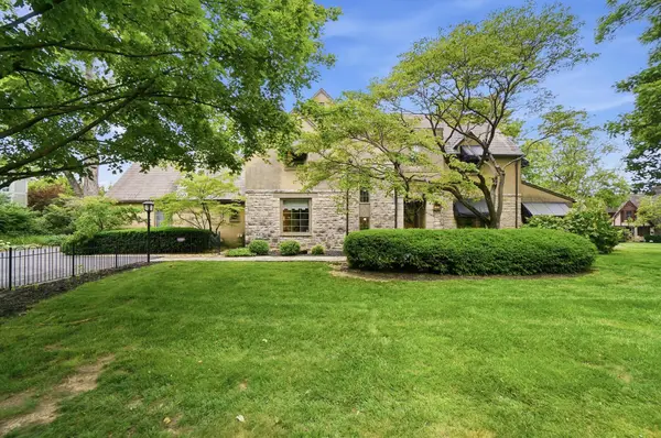 2279 Arlington Avenue, Upper Arlington, OH 43221